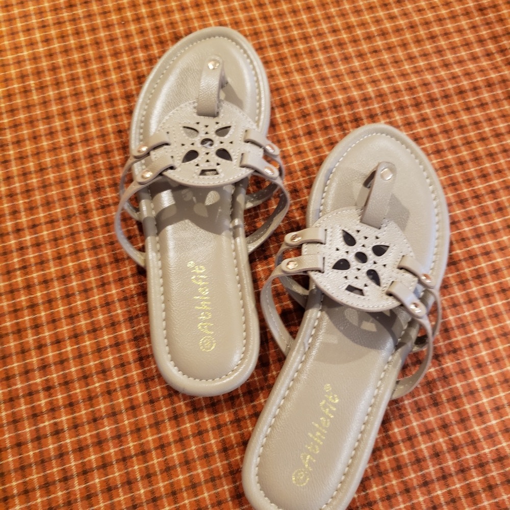 Athlefit Medallion Sandals